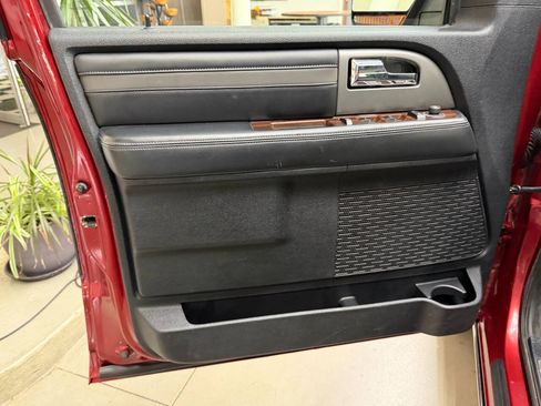 Used 2016 Ford Expedition Platinum AWD/4WD image 12