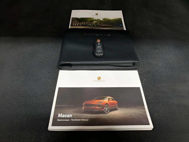Used 2023 Porsche Macan AWD/4WD image 78
