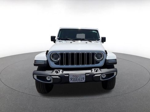 Used 2025 Jeep Wrangler Unlimited Sahara AWD/4WD image 4