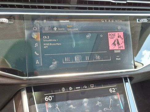 Used 2022 Audi Q8 Premium image 18