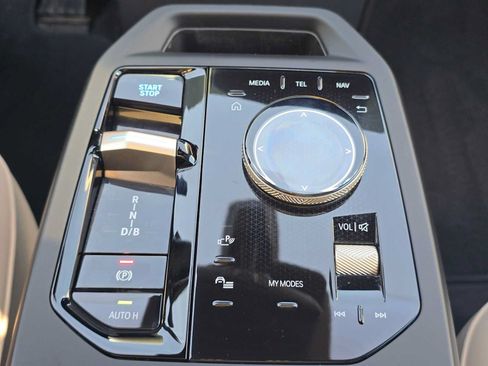 Used 2024 BMW iX xDrive50 w/ Sport Package AWD/4WD image 30