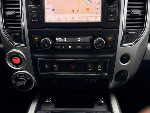 Used 2019 Nissan Titan PRO-4X w/ Pro-4x Convenience Package image 14