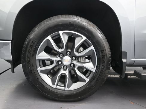 Used 2024 Chevrolet Silverado 1500 LT RWD image 10