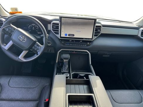 Used 2024 Toyota Tundra Limited AWD/4WD image 10