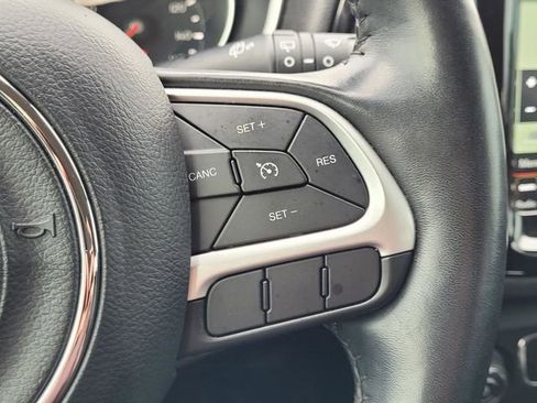 Used 2020 Jeep Compass Latitude image 19