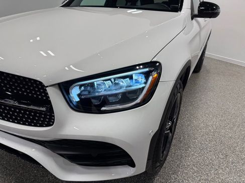 Used 2022 Mercedes-Benz GLC 300 4MATIC image 2