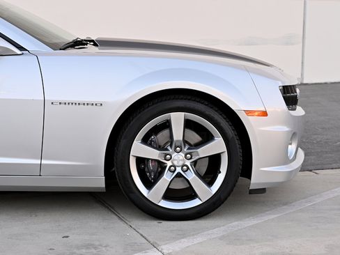 Used 2011 Chevrolet Camaro SS RWD image 9
