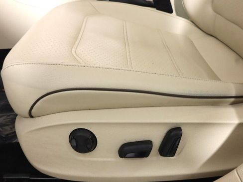 Used 2016 Volkswagen Passat 1.8T SE w/ Lighting Package image 29