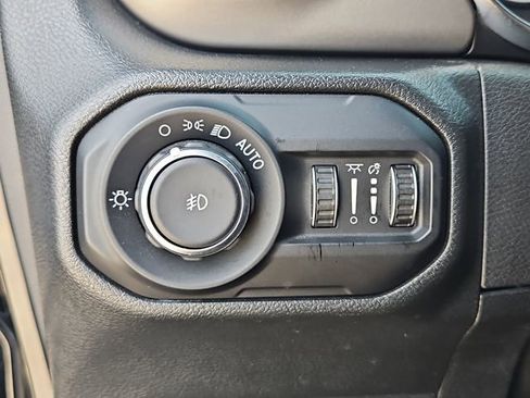 Used 2022 Jeep Wrangler Unlimited Sport AWD/4WD image 22