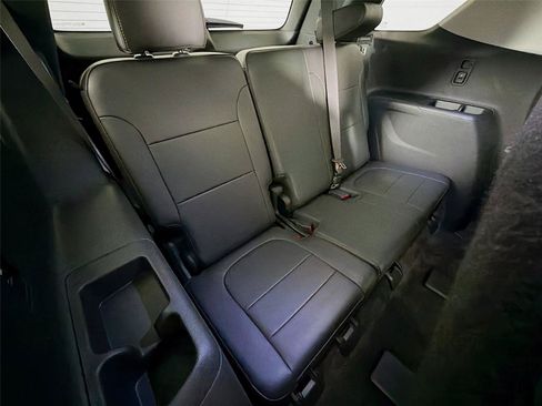 Used 2020 Chevrolet Traverse LT AWD/4WD image 41
