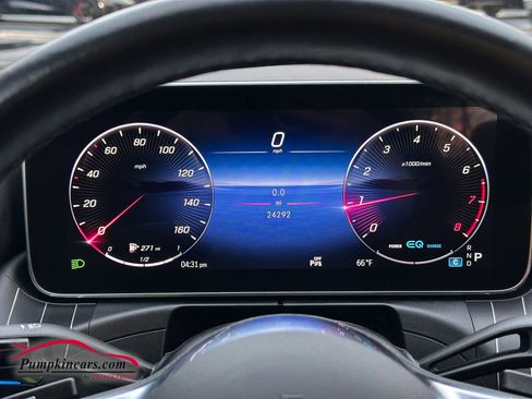 Used 2022 Mercedes-Benz C 300 C 300 4MATIC Sedan 4D w/ Exclusive Trim Package image 5