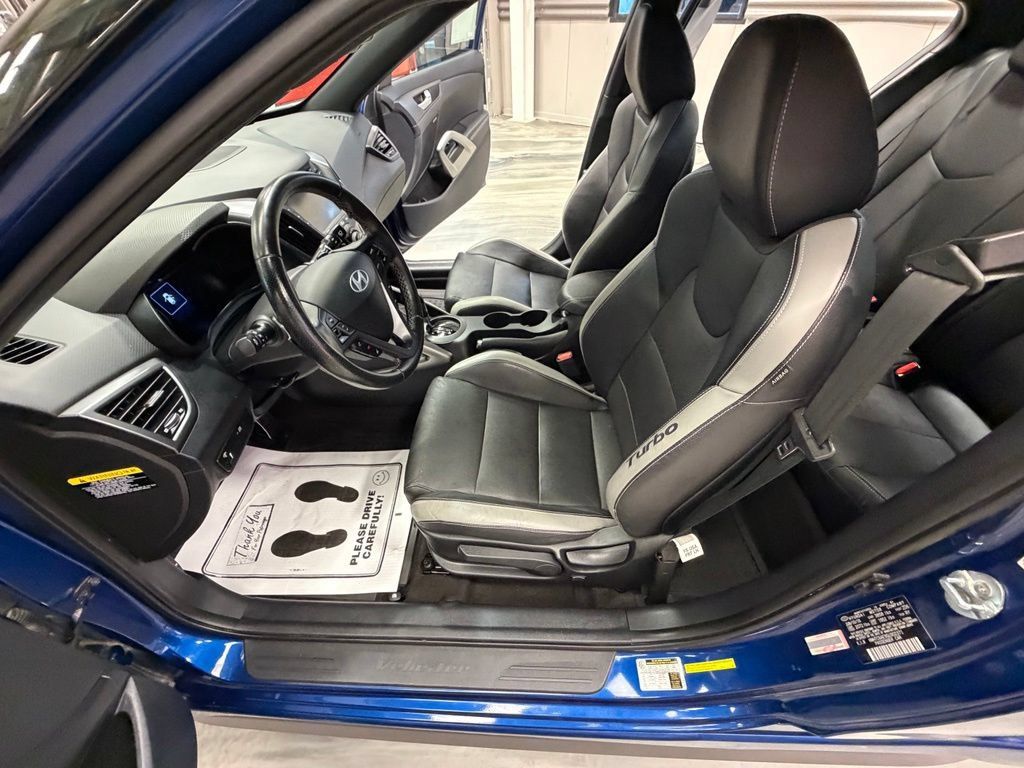 Used 2016 Hyundai Veloster Turbo FWD image 50