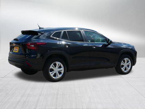 Used 2024 Chevrolet Trax LS FWD image 7