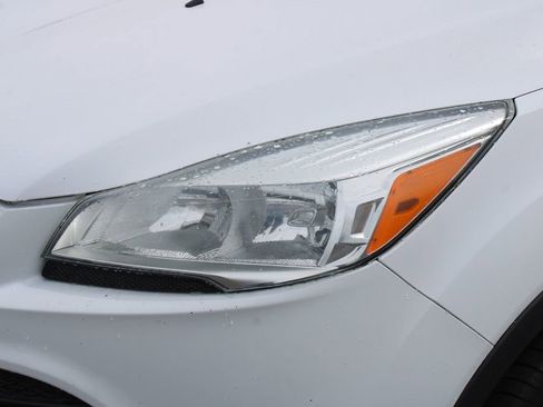 Used 2016 Ford Escape SE w/ Equipment Group 201A image 10