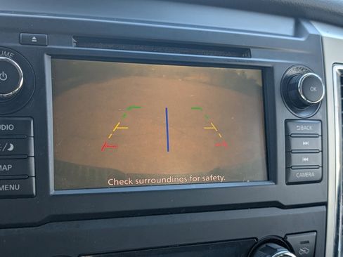 Used 2019 Nissan Titan SV w/ SV Convenience Package image 10