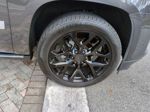 Used 2018 Cadillac Escalade ESV Platinum image 50