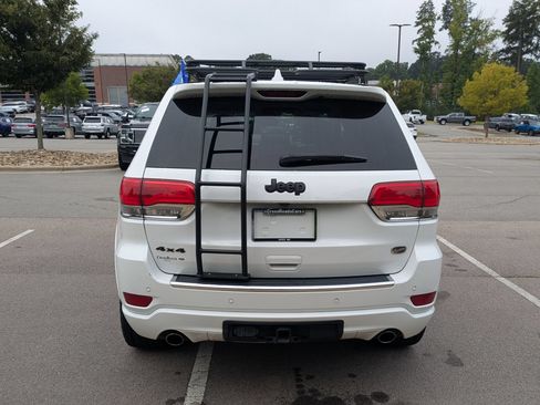 Used 2017 Jeep Grand Cherokee Overland AWD/4WD image 5