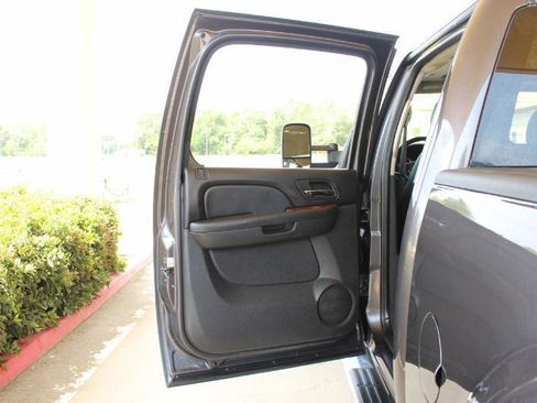 Used 2011 Chevrolet Silverado 3500 LTZ AWD/4WD image 29