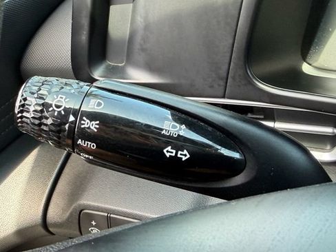 Used 2022 Hyundai Elantra SEL FWD image 29