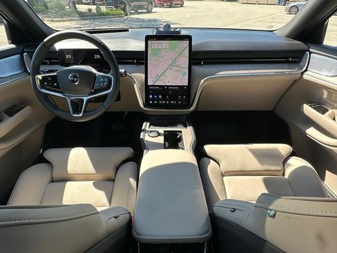Used 2025 Volvo EX90 Ultra AWD/4WD image 25