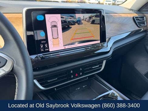 Used 2025 Volkswagen Atlas SE AWD/4WD image 42