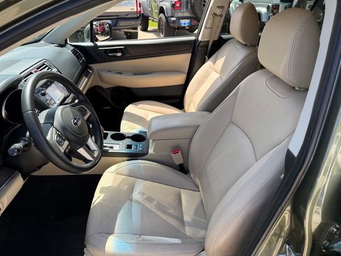 Used 2017 Subaru Outback 2.5i Limited w/ Popular Package #5 AWD/4WD image 12