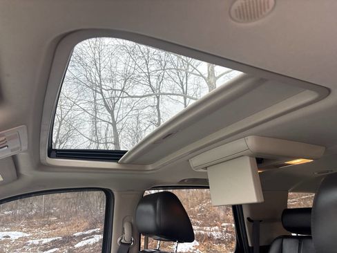 Used 2010 Chevrolet Tahoe LT w/ Luxury Package image 40