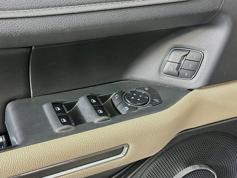 Used 2024 Ford Expedition Max XLT image 15