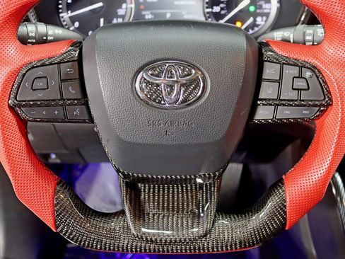 Used 2021 Toyota Highlander XSE image 19