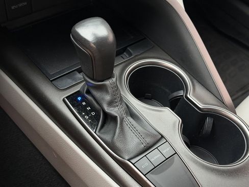 Used 2024 Toyota Camry SE w/ Convenience Package image 26