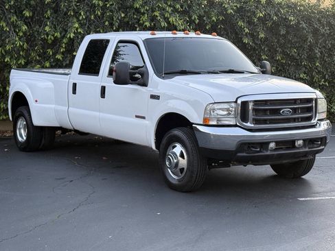 Used 2004 Ford F350 Lariat image 3