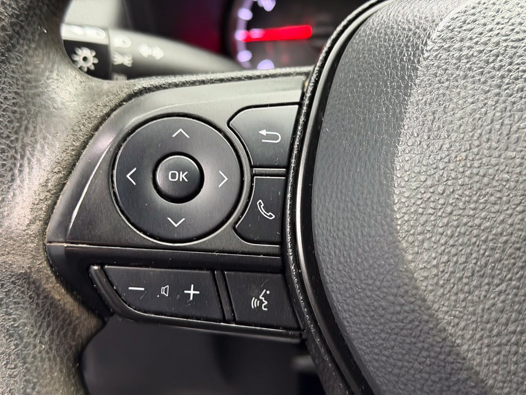 Used 2022 Toyota RAV4 LE FWD image 29