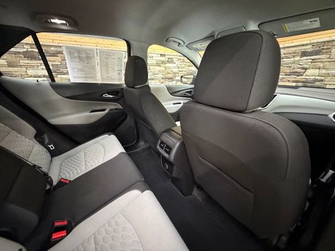 Used 2018 Chevrolet Equinox LS AWD/4WD image 47