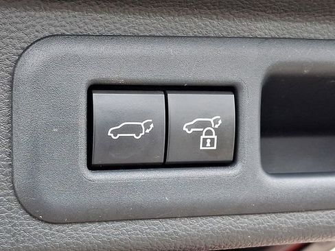 Used 2025 Toyota Sequoia Platinum AWD/4WD image 29