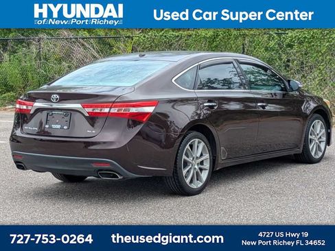Used 2015 Toyota Avalon XLE Touring FWD image 5