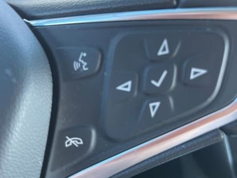 Used 2023 Chevrolet Equinox LT FWD image 17