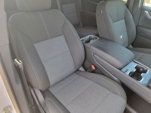 Used 2025 GMC Acadia Elevation image 10