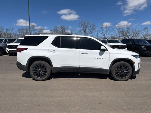 Used 2023 Chevrolet Traverse RS image 5
