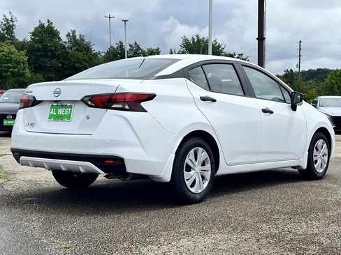 Used 2025 Nissan Versa S w/ Trunk Package image 4