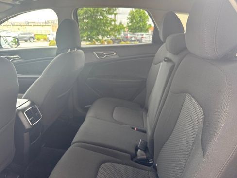 Used 2023 Kia Sportage LX AWD/4WD image 6
