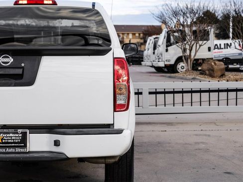 Used 2019 Nissan Frontier S image 42