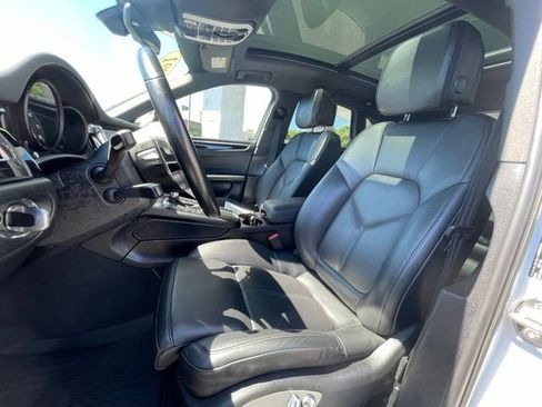 Used 2021 Porsche Macan AWD/4WD image 12