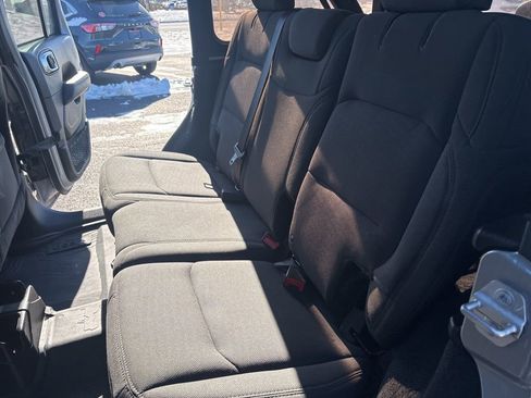 Used 2018 Jeep Wrangler Unlimited Sahara image 48