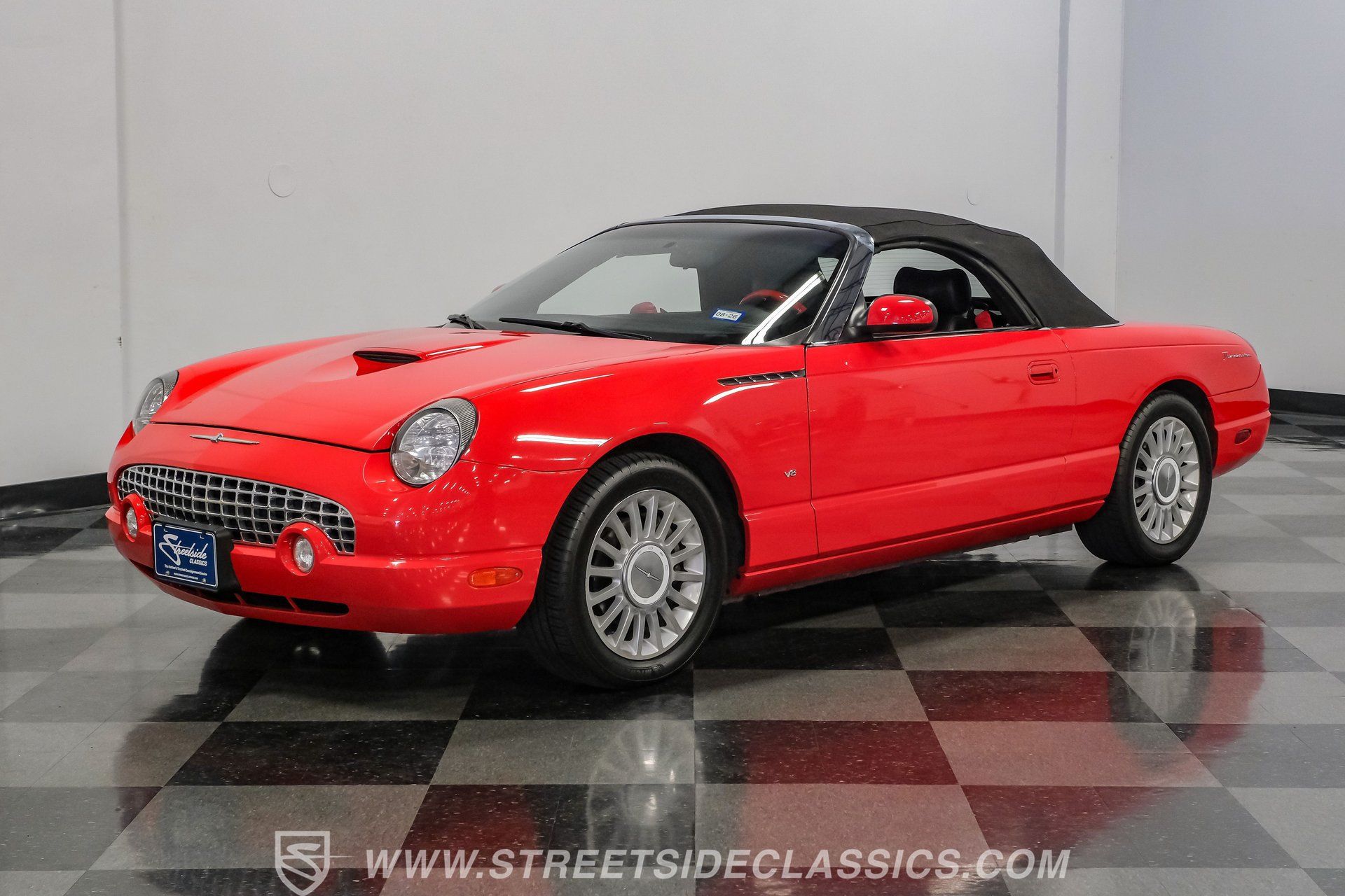Used 2004 Ford Thunderbird RWD image 10