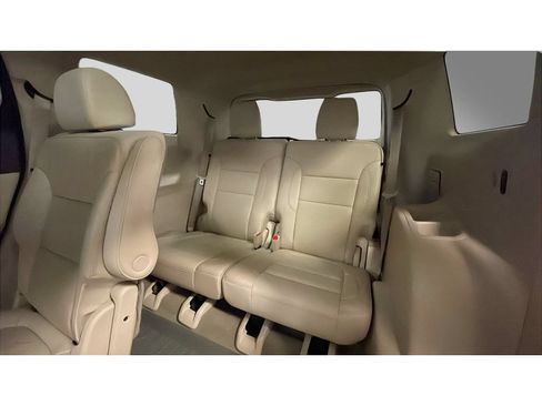 Certified 2021 GMC Acadia Denali w/ Denali Ultimate Package AWD/4WD image 17