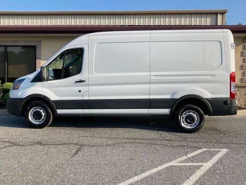 Used 2024 Ford Transit 250 148 Medium Roof RWD image 30