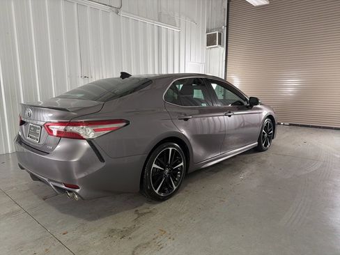 Used 2019 Toyota Camry XSE image 7