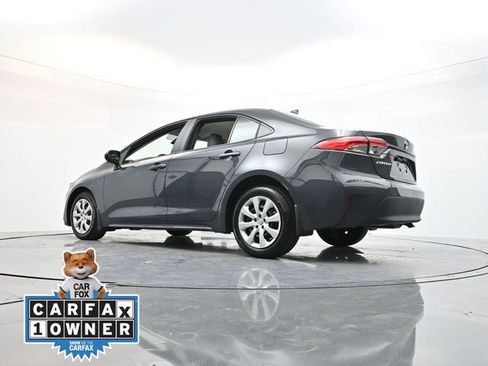 Used 2025 Toyota Corolla LE image 33