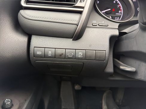 Used 2024 Toyota Camry SE image 16