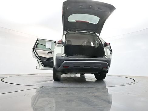 Used 2023 Nissan Rogue SL FWD image 40
